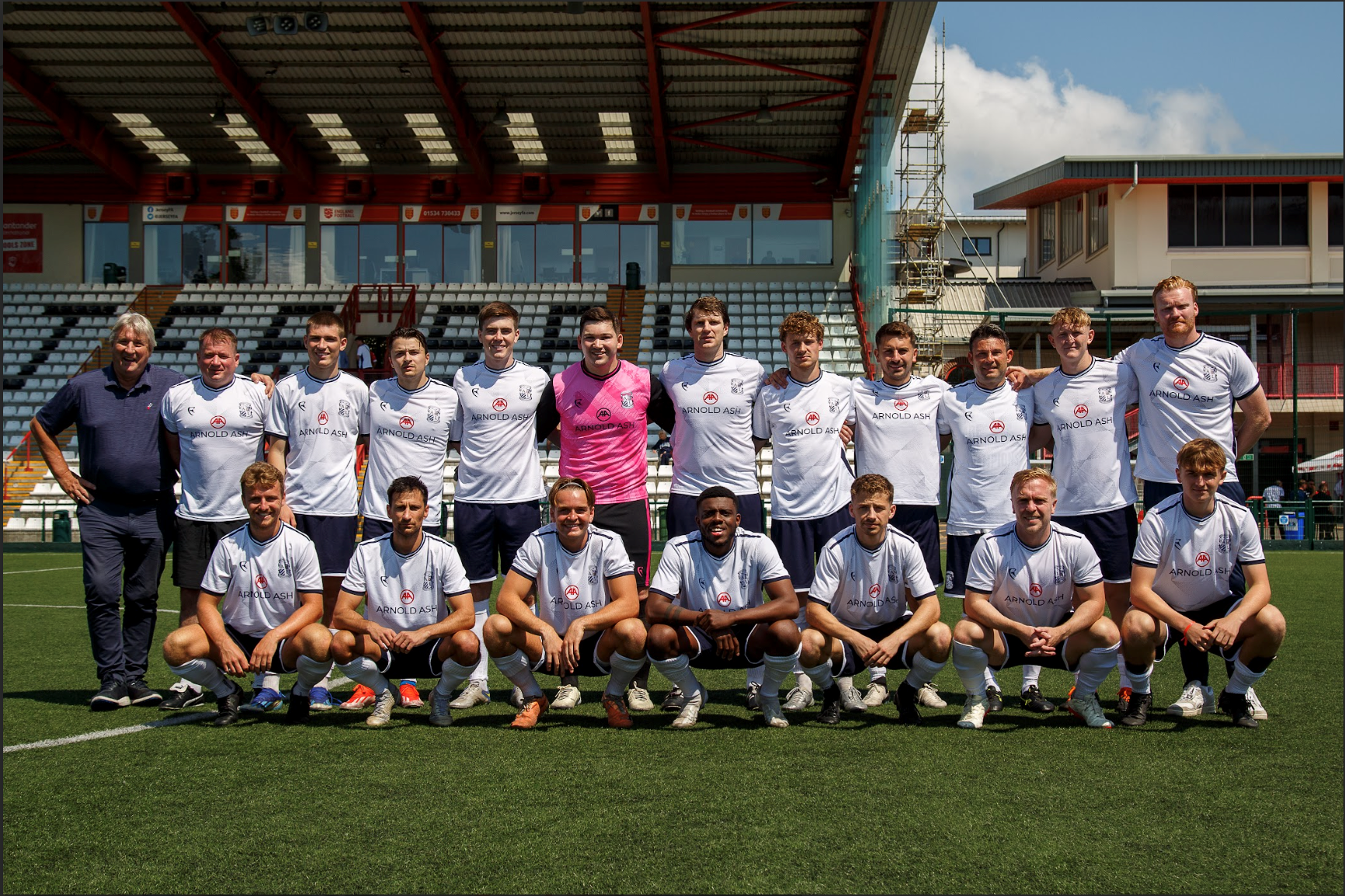 Arnold Ash Sponsors England’s UEFA Regions’ Cup Amateur Squad