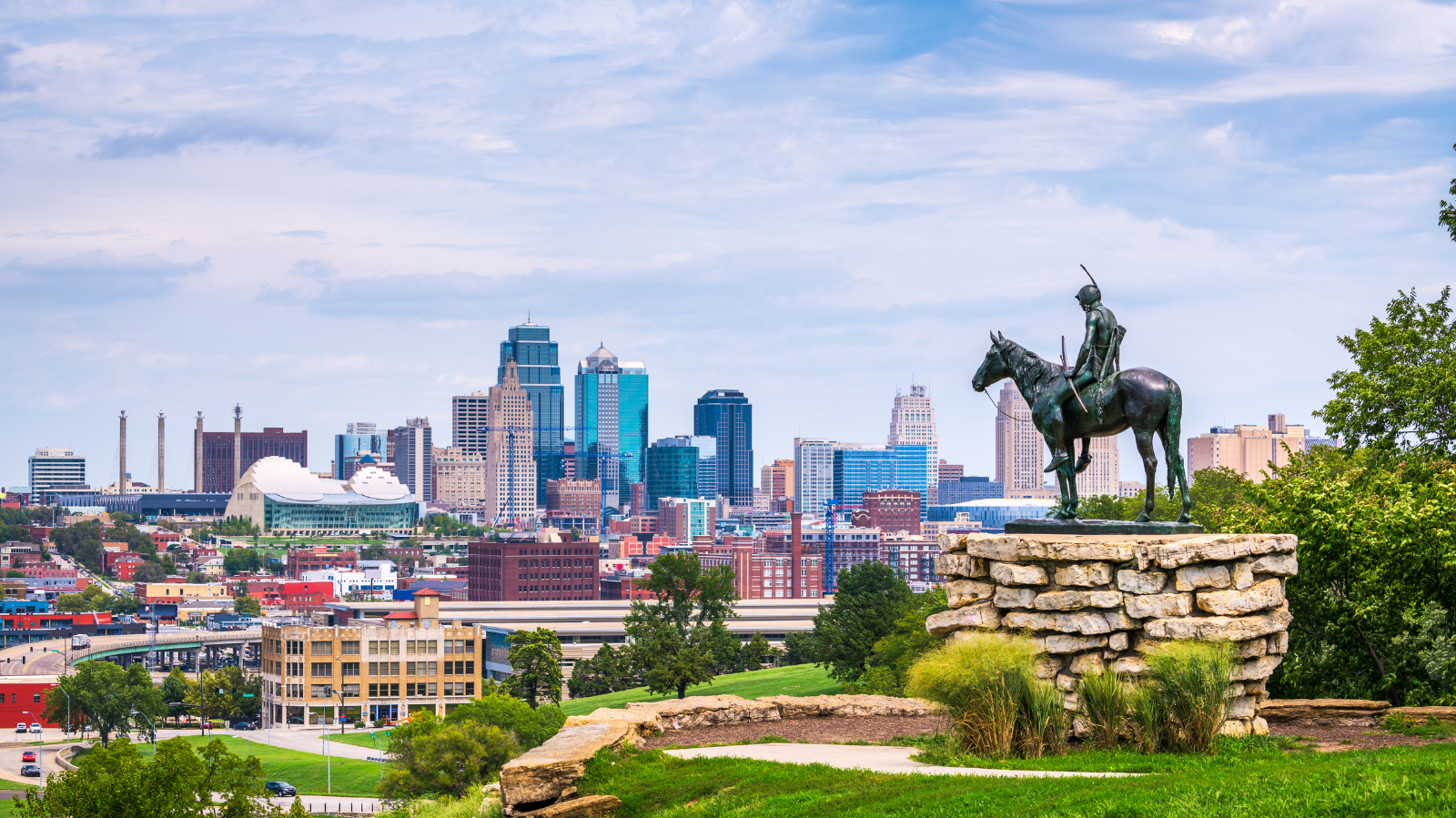 Kansas Sports Betting Revenue Surges Year-on-Year Despite Monthly Dip