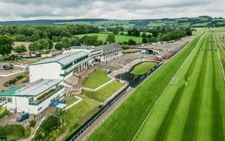 DragonBet Backs First-Ever Welsh Racing Festival as Chepstow Launches New Era for UK Jumps Season