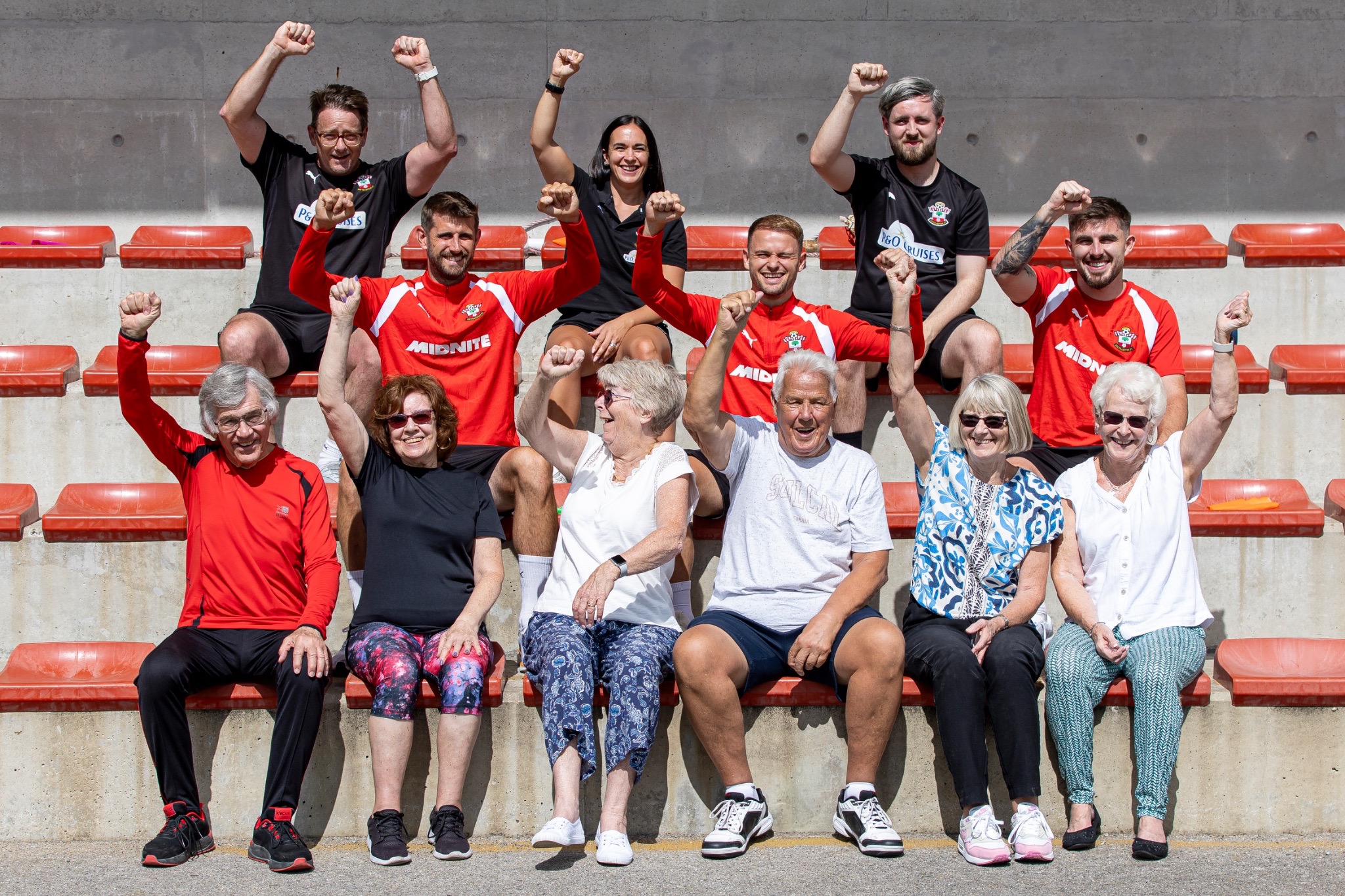 Midnite Donates £23,000 To Saints Foundation Following Last Season's 'Brace Yourself' Campaign