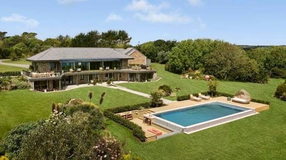 Omaze Raises £4.5 Million For Women's Health Research Through Cornwall House Draw